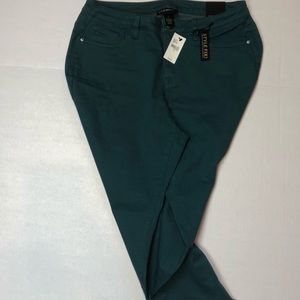 Lane Bryant Capris Sz 18 NWT